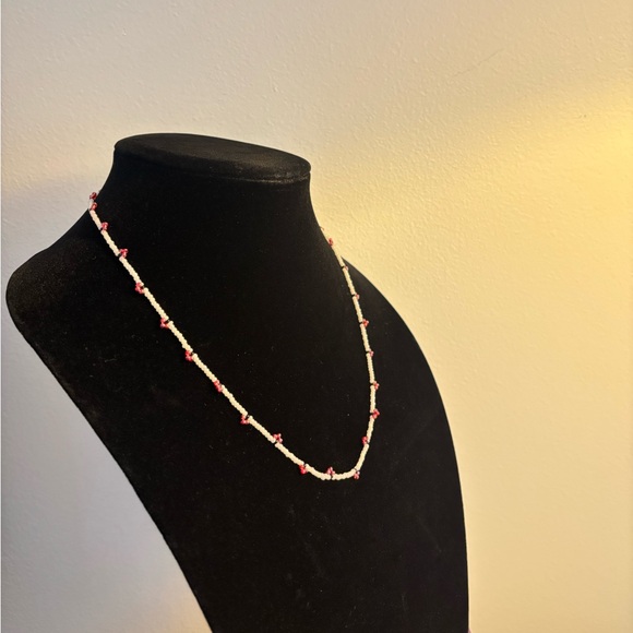 Elegant White and Pink Beaded Necklace - Picture 4 of 7